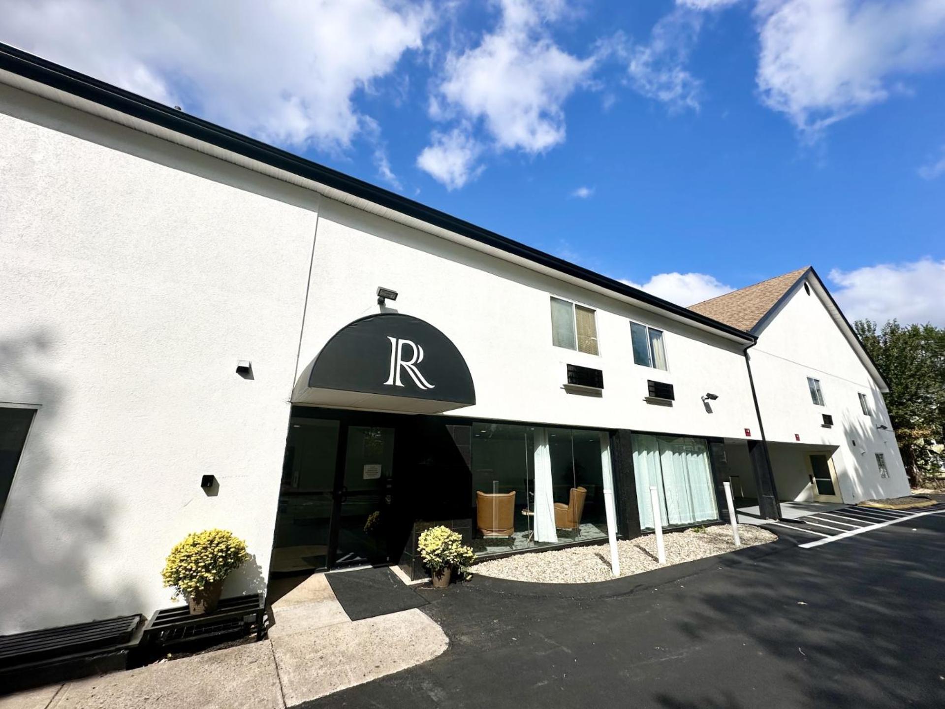 מערב ספרינגפילד Baldwin Inn And Suites מראה חיצוני תמונה
