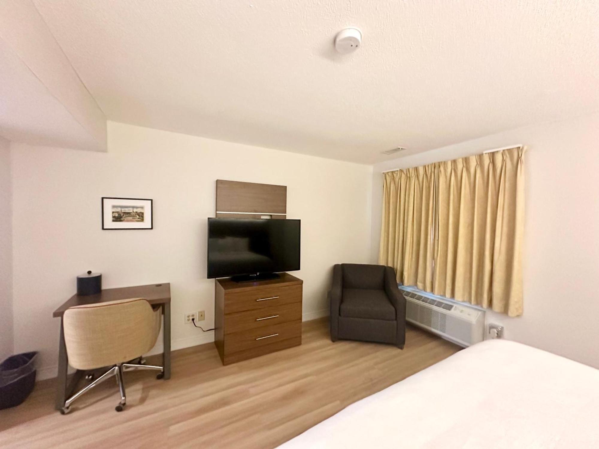 מערב ספרינגפילד Baldwin Inn And Suites מראה חיצוני תמונה